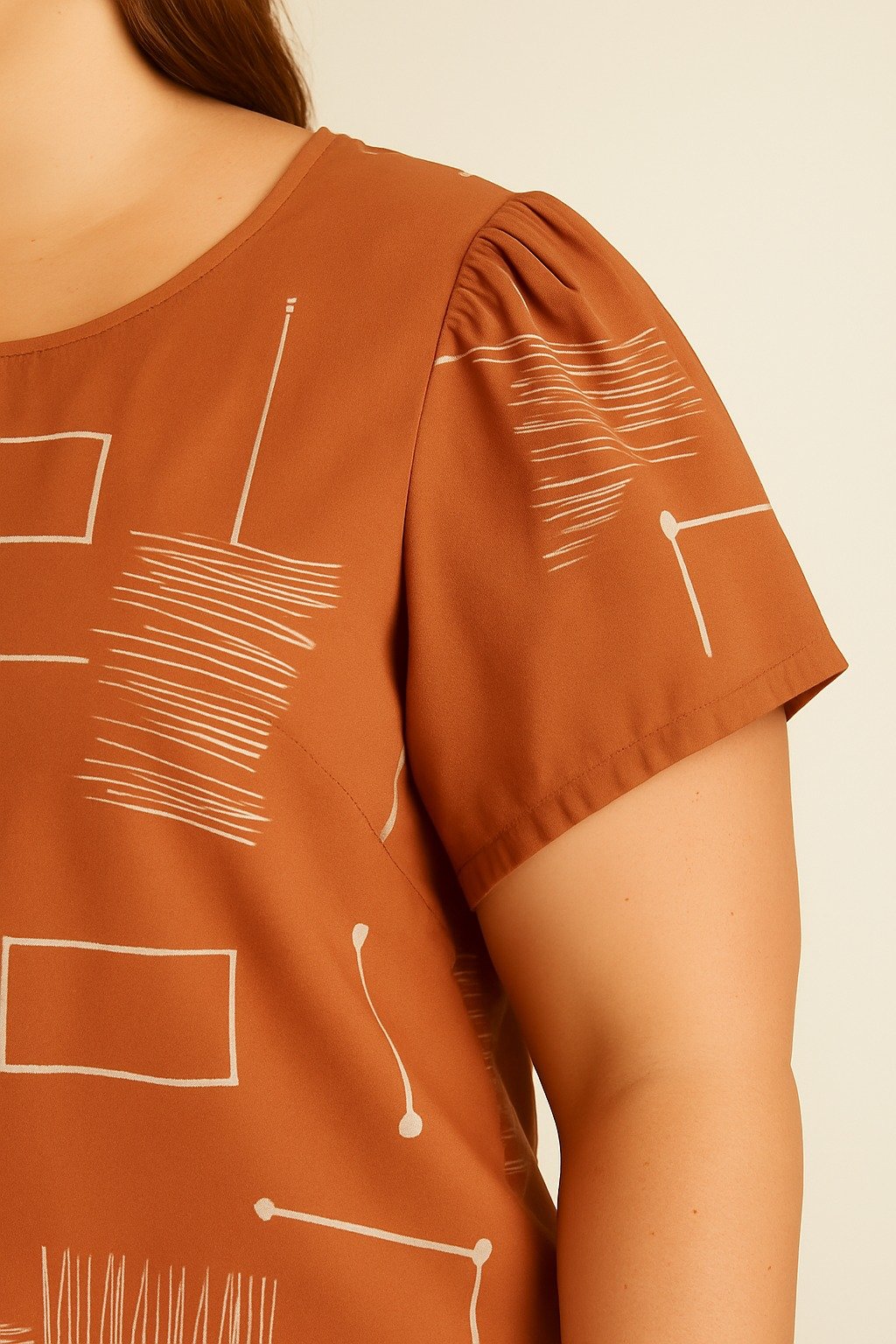 blusa-forma-geometrica-close